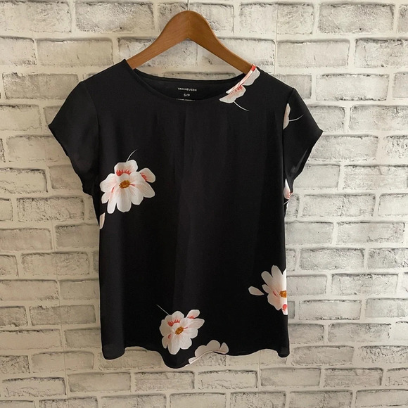 Van Heusen Tops - Van Heusen black floral short sleeve blouse Small